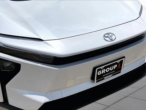 Used 2026 Toyota bZ FWD image 28