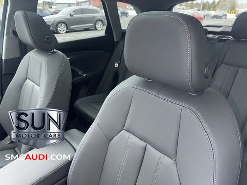 Used 2025 Audi Q5 Premium w/ Convenience Package image 26