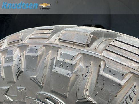 Used 2003 Chevrolet Silverado 2500 LS w/ Skid Plate Package AWD/4WD image 9