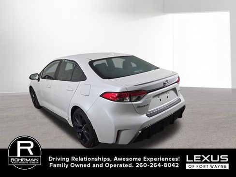 Used 2023 Toyota Corolla SE image 9