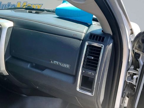 Used 2017 RAM 1500 Laramie AWD/4WD image 32