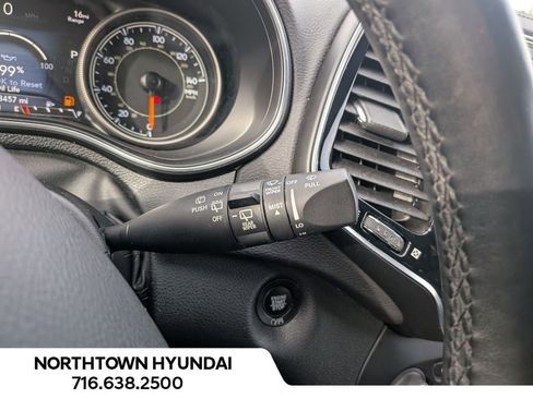 Used 2019 Jeep Cherokee Limited image 26