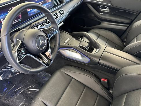 Used 2025 Mercedes-Benz GLE 450e 4MATIC image 4