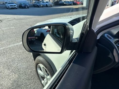 Used 2017 Jeep Compass Latitude w/ Popular Equipment Group image 14