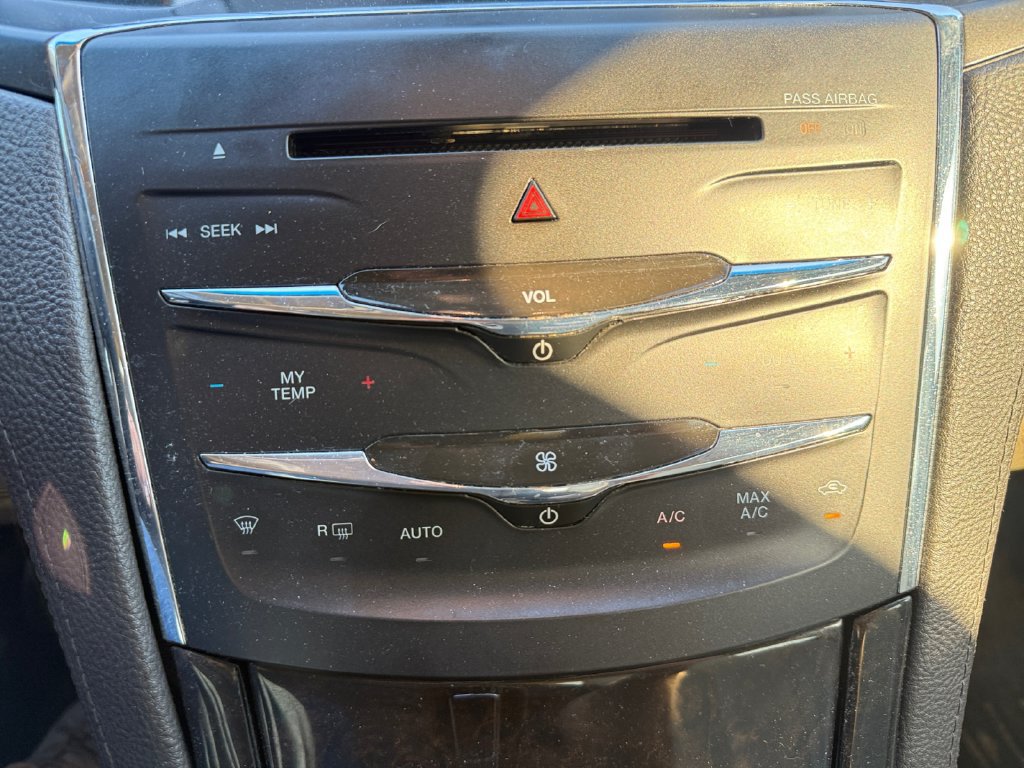 Used 2013 Lincoln MKS AWD image 22