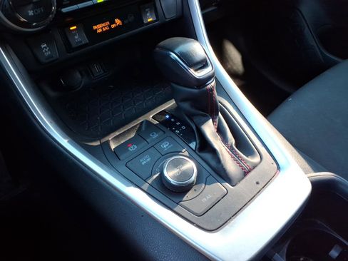 Certified 2022 Toyota RAV4 SE w/ Weather & Moonroof Package image 10