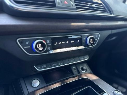 Used 2022 Audi Q5 2.0T Premium AWD/4WD image 25