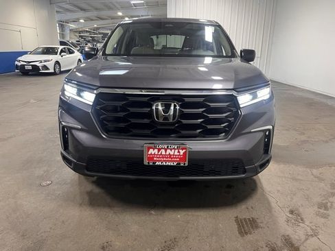 Used 2023 Honda Pilot LX image 8