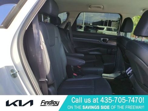 Used 2025 Kia Sorento EX AWD/4WD image 31