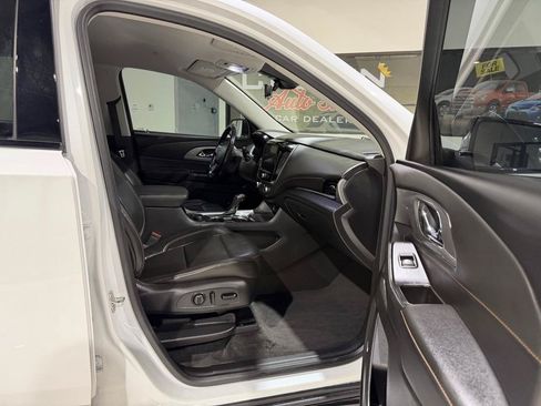Used 2020 Chevrolet Traverse RS FWD image 15
