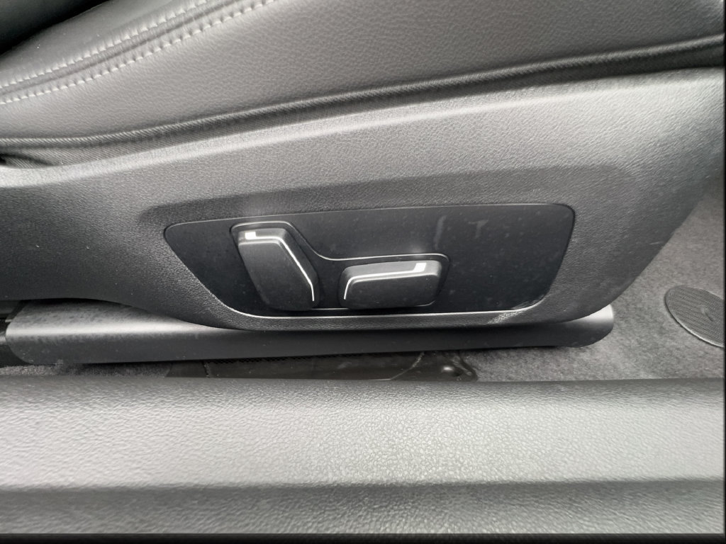 Used 2026 BMW 230i Coupe RWD image 25