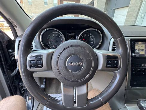 Used 2012 Jeep Grand Cherokee Laredo AWD/4WD image 15