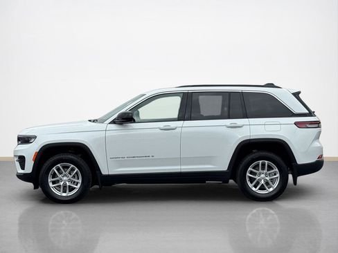 Used 2025 Jeep Grand Cherokee Laredo X w/ Luxury Tech Group I image 4