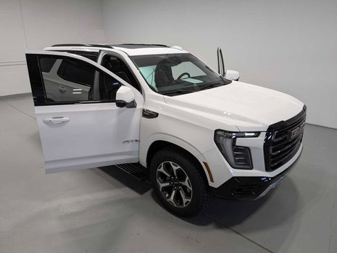 Certified 2025 GMC Yukon AT4 Ultimate AWD/4WD image 17