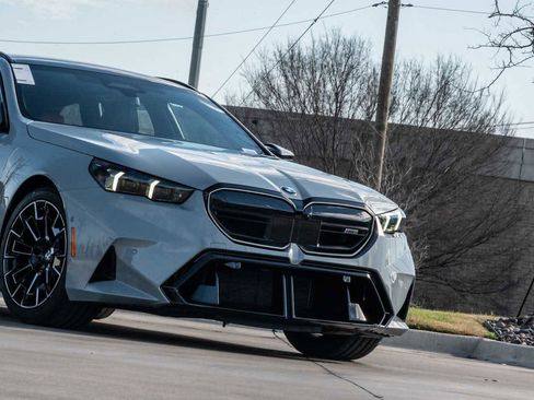 New 2026 BMW M5 Touring image 8