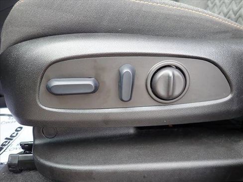 Used 2023 Chevrolet Equinox LT FWD image 13