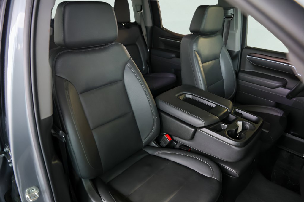 Used 2025 GMC Sierra 1500 SLT RWD image 30