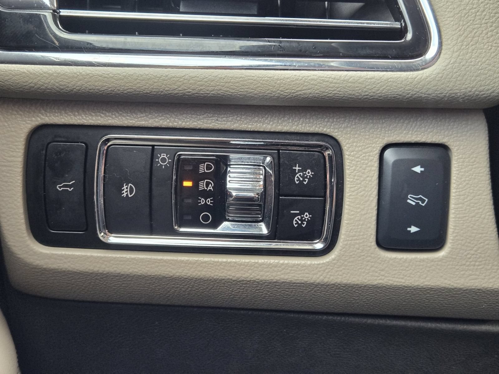 Used 2023 Lincoln Navigator 2WD image 20