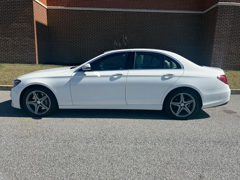 Used 2017 Mercedes-Benz E 300 4MATIC image 7