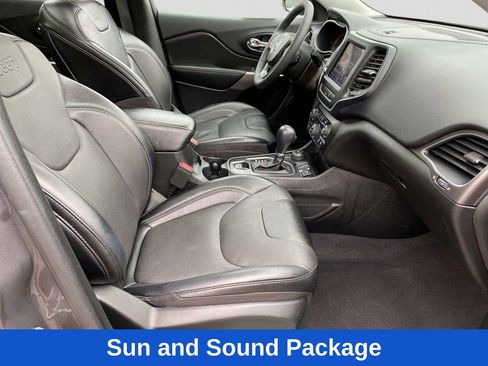 Used 2022 Jeep Cherokee Latitude Lux w/ Sun & Sound Group AWD/4WD image 21