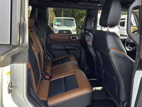 Used 2024 Ford Bronco Outer Banks image 16