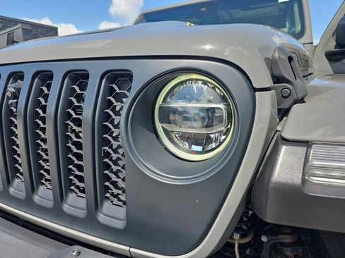 Used 2022 Jeep Wrangler Unlimited Rubicon AWD/4WD image 32