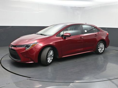 Used 2023 Toyota Corolla LE w/ LE Convenience Package FWD image 19