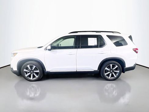 Used 2025 Honda Pilot Touring image 5