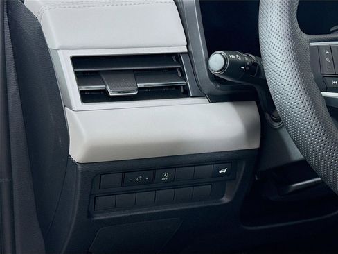 New 2026 Mitsubishi Outlander SE FWD image 10