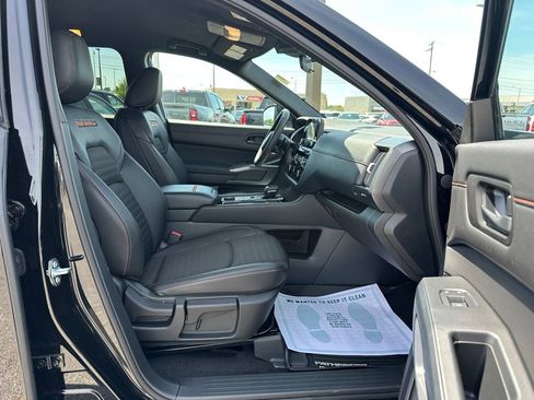 Used 2025 Nissan Pathfinder Rock Creek AWD/4WD image 21
