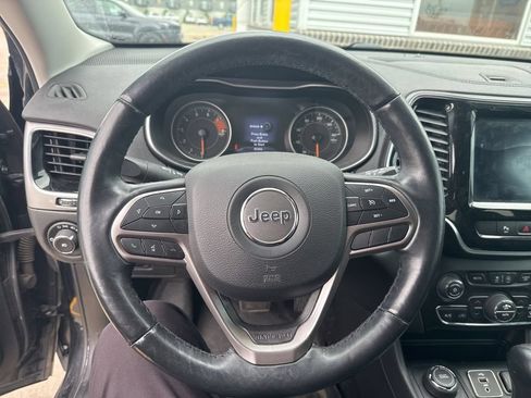 Used 2019 Jeep Cherokee Limited w/ Trailer Tow Group AWD/4WD image 13