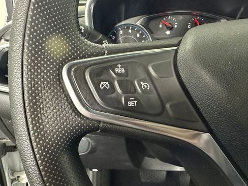 Used 2019 Chevrolet Equinox LT FWD image 16