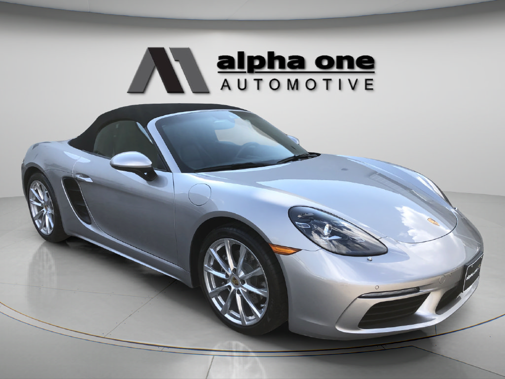 Used 2021 Porsche 718 Boxster RWD image 3