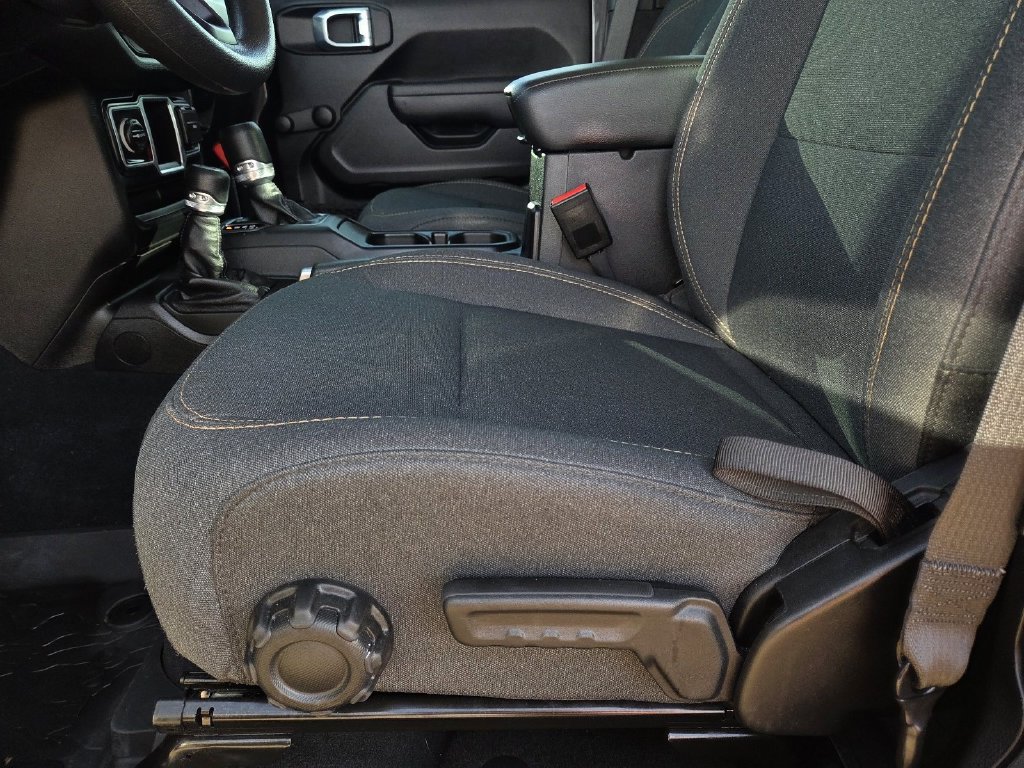 Used 2024 Jeep Gladiator Sport AWD/4WD image 14