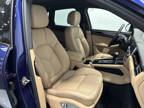 Certified 2026 Porsche Macan AWD/4WD image 45