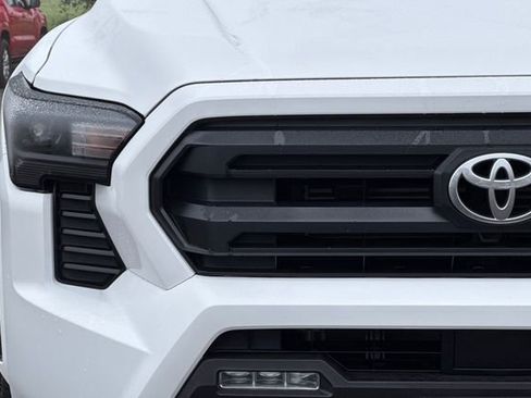 Used 2025 Toyota Tacoma SR5 image 44