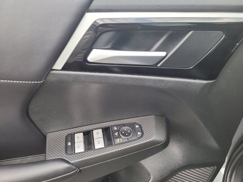 Used 2024 Mitsubishi Outlander SE FWD image 18