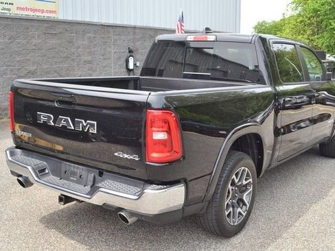 Used 2025 RAM 1500 Laramie AWD/4WD image 8