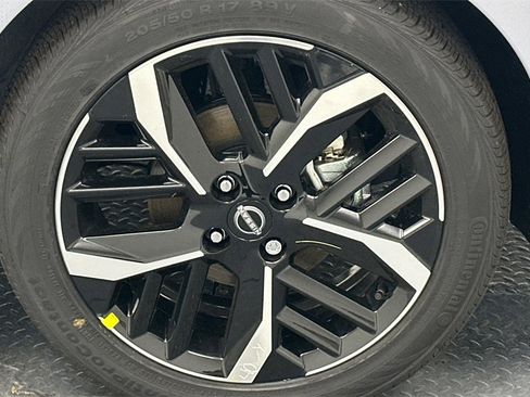 New 2025 Nissan Versa SR w/ Trunk Package image 16