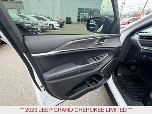 Certified 2023 Jeep Grand Cherokee Limited w/ Luxury Tech Group II image 15