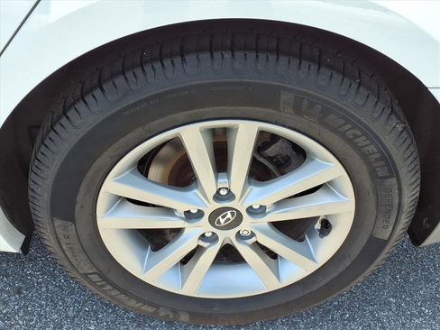 Used 2017 Hyundai Sonata SE FWD image 11