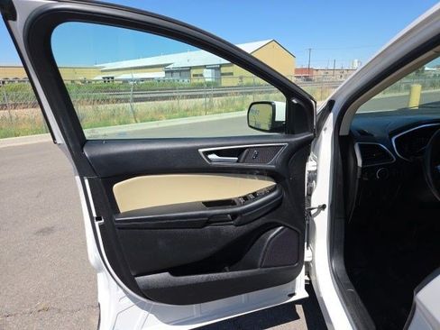 Used 2017 Ford Edge SEL w/ Equipment Group 201A AWD/4WD image 10