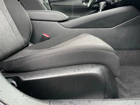 Used 2025 Honda Accord LX image 29