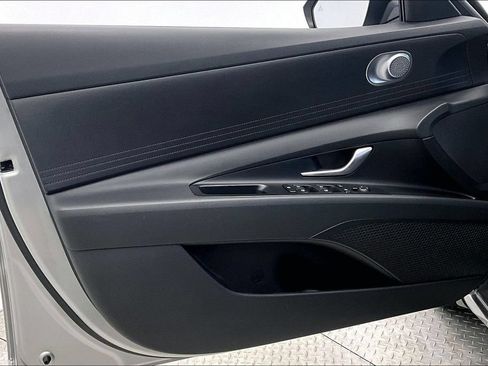 Used 2023 Hyundai Elantra SEL FWD image 18