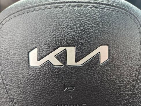 Used 2025 Kia Telluride S AWD/4WD image 32