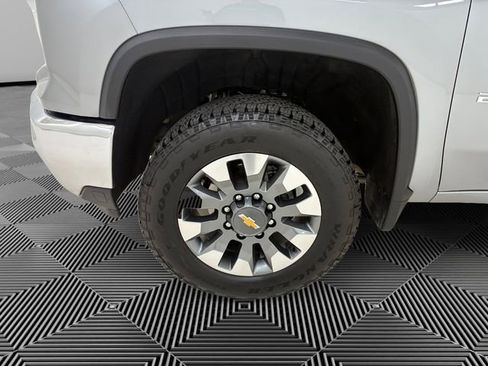 Used 2026 Chevrolet Silverado 2500 LT w/ All Star Edition AWD/4WD image 9