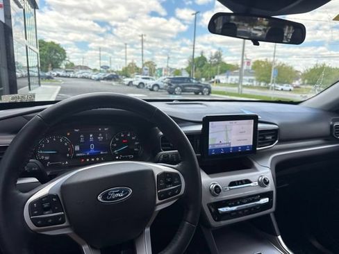 Used 2023 Ford Explorer XLT w/ Equipment Group 202A AWD/4WD image 23