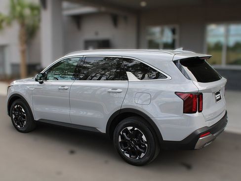 New 2026 Kia Sorento S image 6