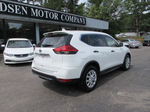 Used 2017 Nissan Rogue S FWD image 5