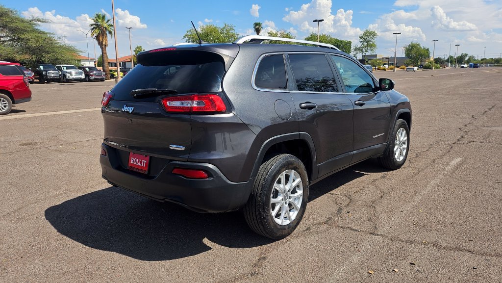 Used 2015 Jeep Cherokee Latitude AWD/4WD image 11